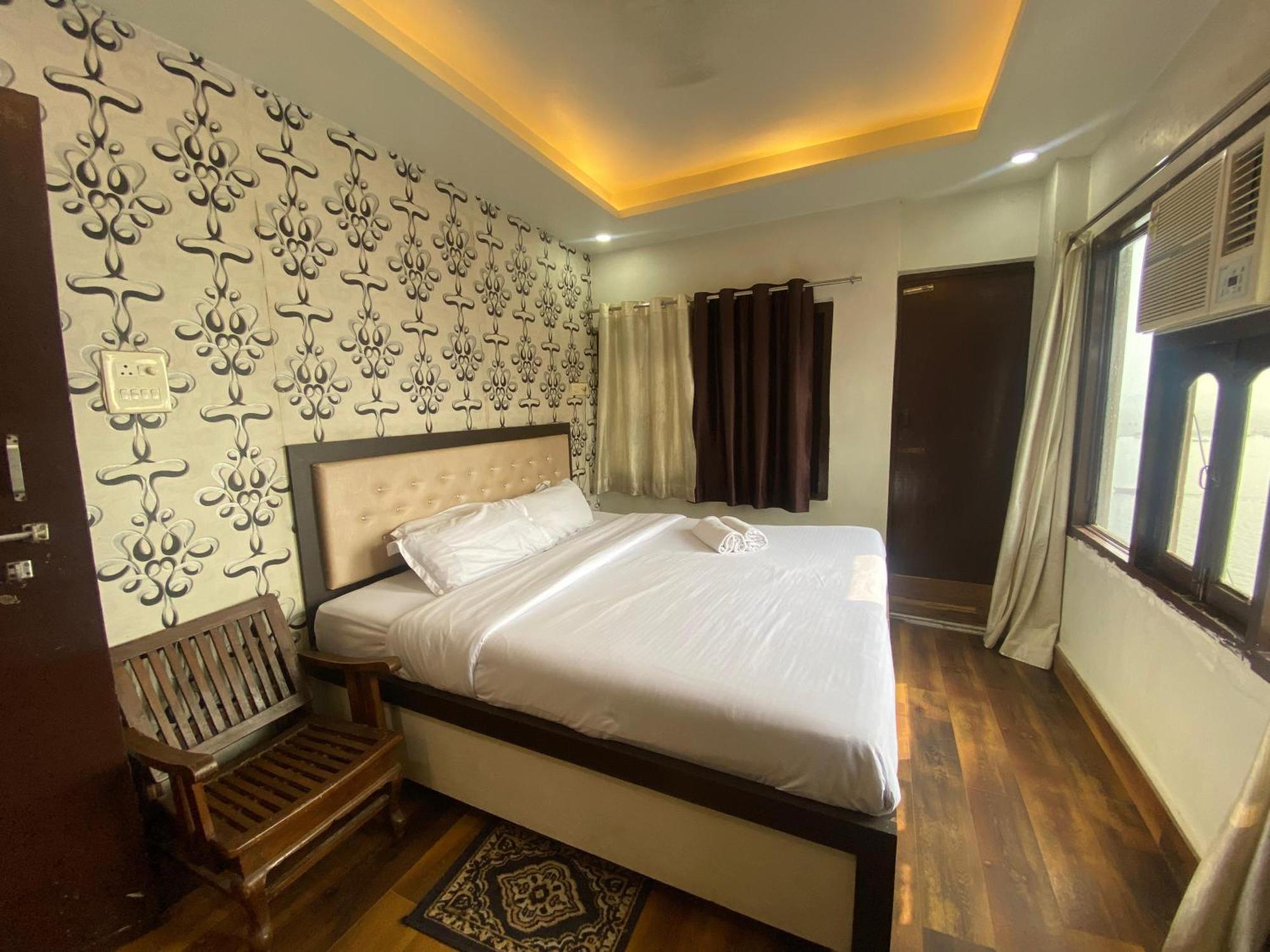 Hotel Sita Palace On Heritage Ghats Of Benaras Váránaszi Kültér fotó