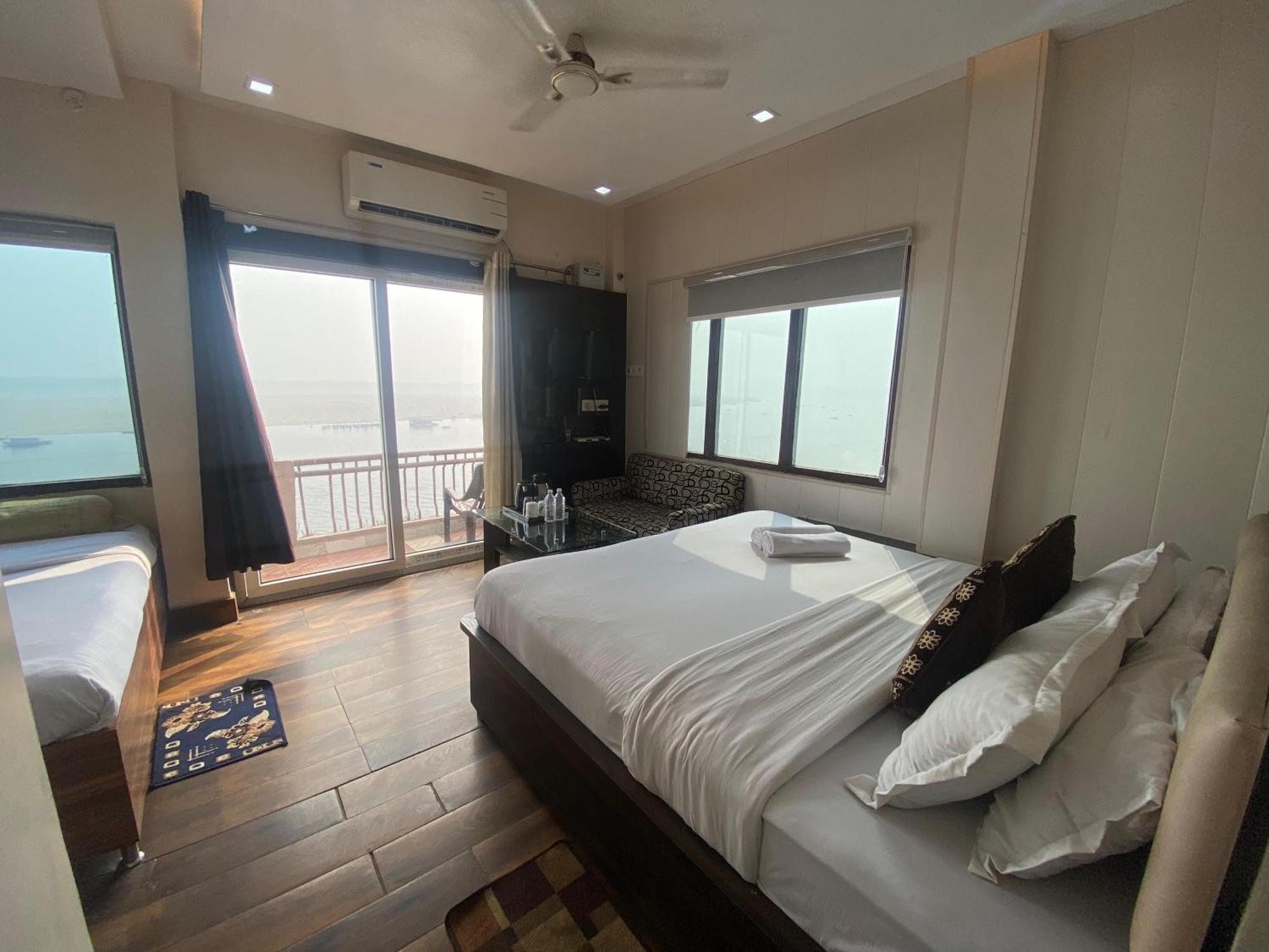 Hotel Sita Palace On Heritage Ghats Of Benaras Váránaszi Kültér fotó