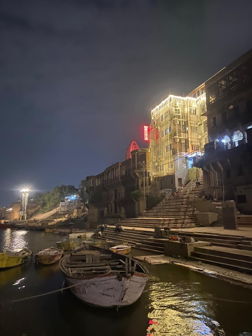 Hotel Sita Palace On Heritage Ghats Of Benaras Váránaszi Kültér fotó